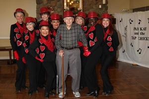 los angeles, 27 juil - pam kay, norbert wagner, tap chicks at the norbert wagner wish of a life pam kay and the tap chicks performance at the brookdale senior living centre le 27 juillet 2016 à loma linda, ca photo