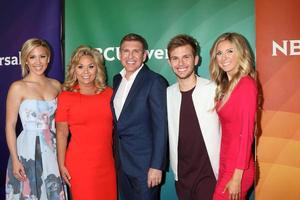 los angeles, 1er avril - savannah chrisley, julie chrisley, todd chrisley, chasser chrisley, lindsie chrisley à la journée universelle de presse d'été 2016 de la nbc à l'hôtel quatre saisons le 1er avril 2016 à westlake village, ca photo