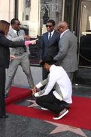 los angeles, oct 10 - huissier, sean combs, kenny babyface edmonds, antonio la reid au kenny babyface edmonds hollywood walk of fame star cérémonie à hollywood boulevard le 10 octobre 2013 à los angeles, ca photo