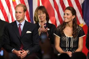 los angeles, 10 juillet - prince william, duc de cambridge et catherine, duchesse de cambridge le duc et la duchesse de cambridge assistent à la mission servent l'embauche de nos héros salon de l'emploi de los angeles au studio sony pictures le 10 juillet 2011 à culver city, ca photo