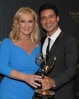 los angeles, 1er mai - lisa gregorisch-dempsey, mario lopez au 43e daytime emmy awards à l'hôtel westin bonaventure le 1er mai 2016 à los angeles, ca photo