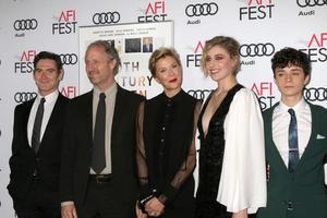 los angeles, 16 nov - billy crudup, mike mills, annette bening, greta gerwig, lucas jade zumann à l'hommage à annette bening et à la projection de gala des femmes du 20e siècle au tcl chinese theatre imax le 16 novembre 2016 à los angeles, ca photo