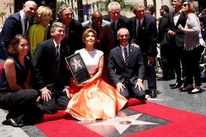 los angeles, 20 juin - jennifer lopez, haut-parleurs, officiels de la chambre, politiciens à la cérémonie des étoiles du hollywood walk of fame pour jennifer lopez à l'hôtel w hollywood le 20 juin 2013 à los angeles, ca photo