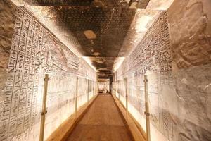 tombeau dans la vallée des rois, louxor, egypte photo