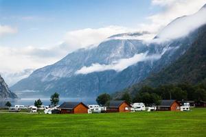 voyager en norvège sur une remorque, camping, maison sur roues photo