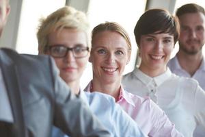 groupe de gens d'affaires diversifiés photo