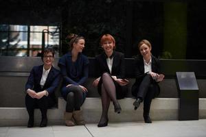 groupe de gens d'affaires au bureau photo