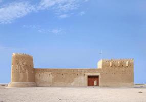 la belle façade du fort de zubarah, qatar photo