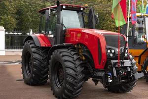 minsk, biélorussie, 20 septembre 2022- tracteur case ih série magnum 340, tracteur agricole biélorussie. photo