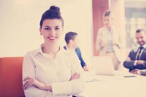 femme d'affaires au bureau photo