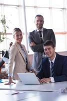 homme d'affaires au bureau photo