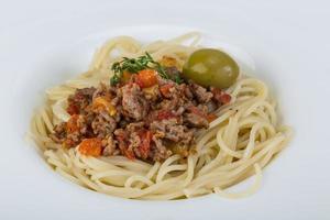 pâtes bolognaises dans un bol photo