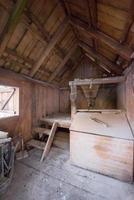 intérieur du moulin à eau en bois rétro photo