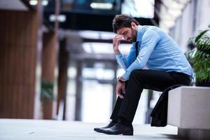 jeune homme d'affaires frustré photo