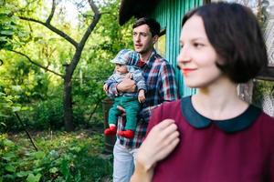 portrait de famille en plein air photo