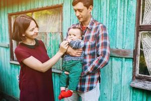 portrait de famille en plein air photo