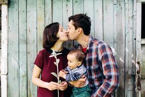 portrait de famille en plein air photo