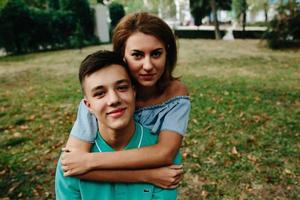 portrait de couple en plein air photo