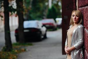 portrait de femme en plein air photo