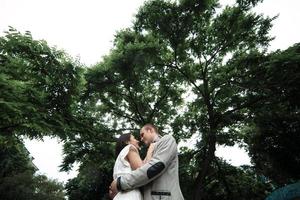 couple ensemble portrait photo