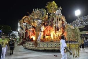 rio de janeiro, rj brésil - 09 février 2018 - défilé de l'école de samba à sambodromo. imperio da tijuca pendant le festival à la rue marques de sapucai photo