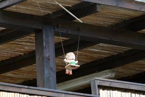 figures pour jeux et sports sur une aire de jeux en israël. photo