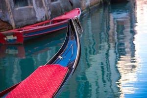 gondoles traditionnelles de Venise photo