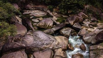 Des photos aériennes de Babinda Boulders QLD Australie