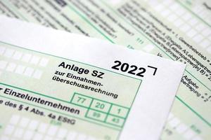 anlage sz - formulaire allemand d'intérêts sur la dette non déductible 2022 en gros plan. le concept de fiscalité et de paperasserie comptable allemagne photo
