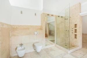 salle de bain carreaux de roche photo
