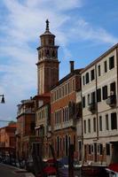 image d'une ruelle dans le centre historique de venise photo