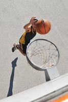 vue sur le basket de rue photo