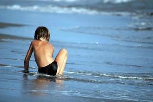 enfant à la plage photo