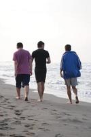 coureurs sur la plage photo