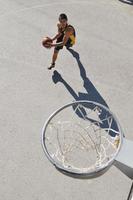 vue sur le basket de rue photo