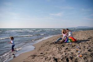 famille profitant des vacances pendant la journée d'automne photo