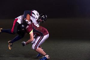 joueurs de football américain en action photo