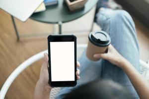 gros plan, de, femme, utilisation, téléphone, dans, café photo