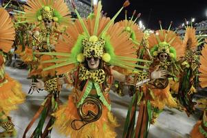 rio, brésil - 12 février 2018 - défilé de l'école de samba à sambodromo. grand rio photo