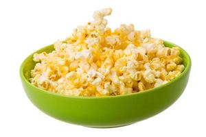 pop-corn sur blanc photo