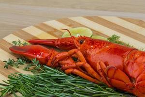 plat de homard bouilli photo