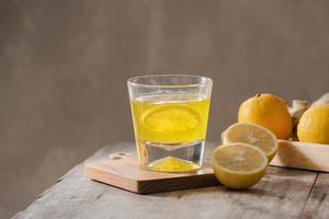 thé minceur au gingembre, citron et vitamines photo