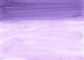 lavande aquarelle et texture de fond blanc. toile de fond de coups de pinceau aquarelle violet. modèle horizontal. photo