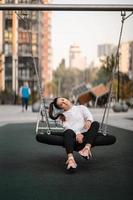 portrait de femme en plein air photo