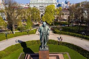 kiev. Ukraine. 18 avril 2019. monument taras shevchenko. vue aérienne. photo