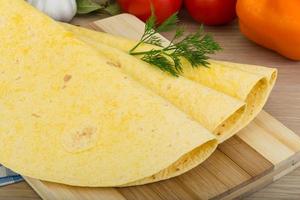 tortilla sur bois photo