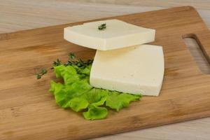 cheddar jaune sur bois photo