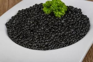 plat de caviar noir photo