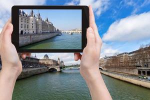 photo de la seine et des ponts à paris