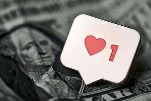 comme le symbole du coeur sur le dollar photo